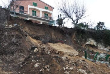 Crollo delle mura castellane in Via di Collazzi,  sgomberata un’abitazione