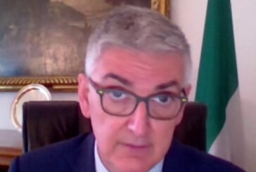 Covid, Brusaferro: "La trasmissibilità resta sopra soglia"