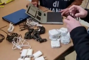 Maxi sequestro da 5 milioni di accessori per telefonia