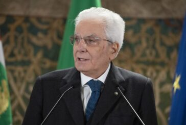 Ucraina, Mattarella "Si recuperi ragionevolezza, esortiamo la pace"
