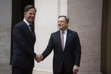 Ucraina, Draghi vede Rutte "Ferma condanna strage di civili"