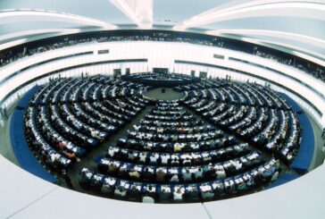 L'Europarlamento chiede l'embargo sull'energia russa