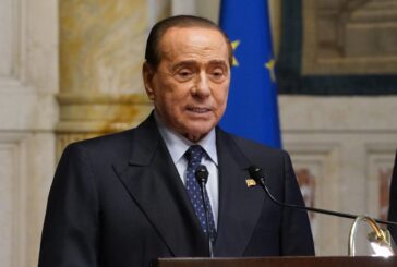 Berlusconi "Profondamente deluso da Putin, faccia tacere le armi"
