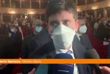 Speranza "Stop mascherine al chiuso? Confronto in corso"