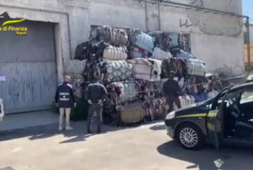 A Napoli sequestrate 1300 tonnellate di abiti usati