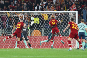Roma in finale di Conference League, 1-0 al Leicester