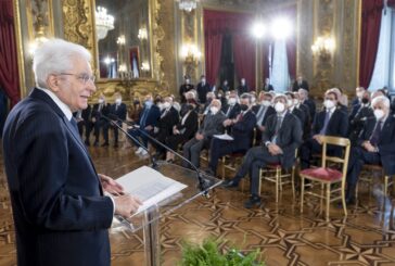 Mattarella "Valorizzare l'unità delle Forze Armate"