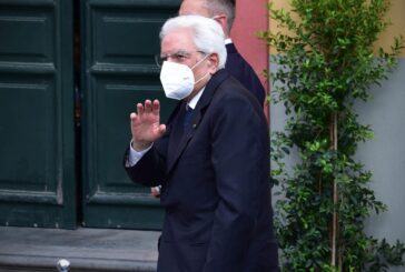 Mattarella "No all'opposizione tra lavoro e maternità, serve supporto"