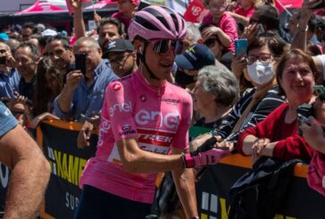 Hindley vince sul Blockhaus, Lopez resta leader del Giro