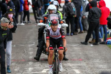 Covi vince la 20^ tappa, Hindley nuova maglia rosa