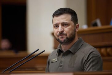 Zelensky visita le truppe sul fronte a Kharkiv