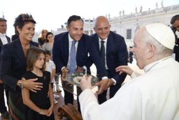 Usura e sovraindebitamento, Legge3.it ricevuta dal Papa