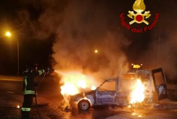 Chiusi: a fuoco due auto. Nessuna persona coinvolta