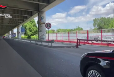 Napoli,  costringe figlio di 14 anni ad accompagnarlo nelle rapine