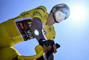 Van Aert vince in volata l'ottava tappa del Tour
