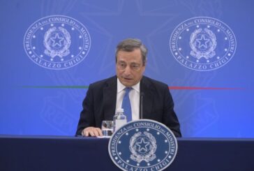 Governo, Draghi "Aiutiamo imprese e famiglie su caro prezzi"