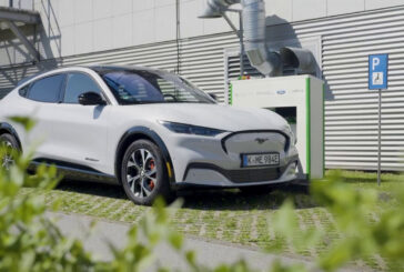 Da Ford un prototipo di stazione di ricarica robotizzata