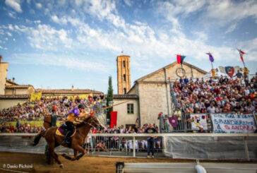 Sarteano prepara la piazza per la Giostra del saracino