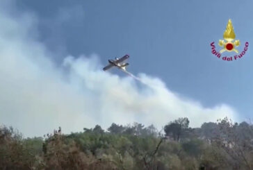 Grande incendio boschivo in provincia di Lucca