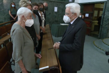 Mattarella alla camera ardente del professore Luca Serianni
