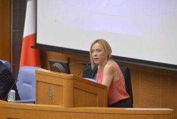 Meloni "Ci dipingono come dei mostri, lo dicono al 25% degli italiani"