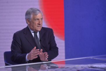 Tajani, "Berlusconi candidato? Decide lui, io convinto di sì"