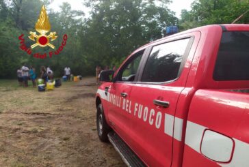 I Vigili del fuoco tra fiamme e acqua