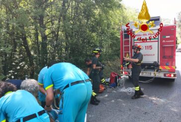 Cade in una scarpata: ferito recuperato dai Vigili del Fuoco