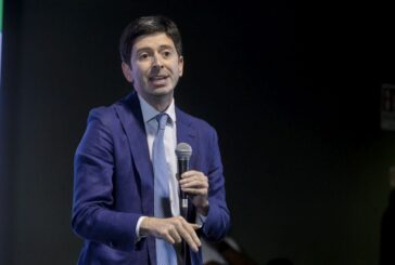 Speranza "La pandemia non è finita ma siamo sulla strada giusta"