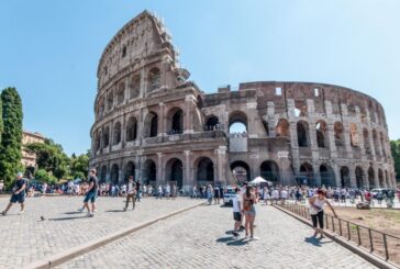 Al Colosseo mille disegni di pace per l'evento "Colors of Peace"