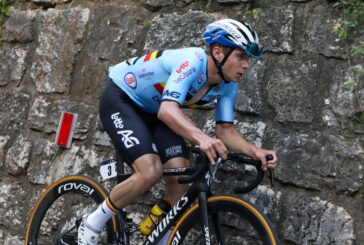 Evenepoel è oro mondiale, ritiro shock per van der Poel