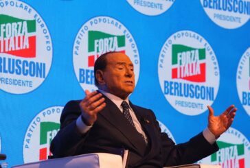 Berlusconi "Abbiamo una golden share sul rischio populismo"