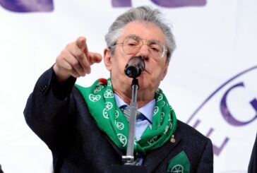 Lega, Salvini "Proporrò Bossi senatore a vita"