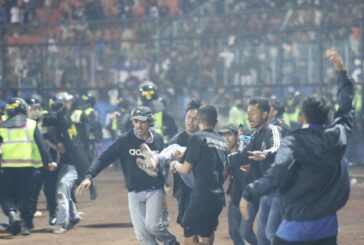 Tragedia allo stadio in Indonesia, si riduce bilancio vittime