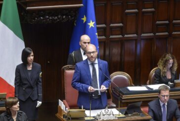 Camera, Fontana "L'Italia non ceda all'omologazione"