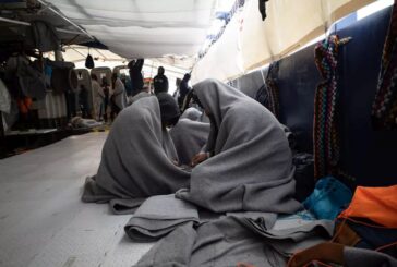 Sbarcati a Catania 155 migranti da "Humanity 1", 24 ancora a bordo