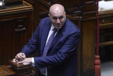 Ucraina, Crosetto "Conte stia sereno, seguiremo le leggi come sempre"