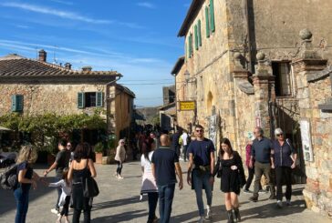 Monteriggioni: un ponte dei Santi con un ‘boom’ di turisti