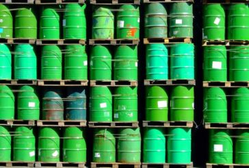 Ucraina, Ue fissa price cap a 60 dollari per il petrolio russo