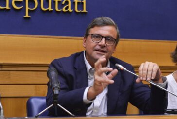 Calenda "Con Renzi arriveremo a un partito unico nel 2024"