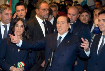 Governo, Berlusconi "Base stabile, spero possa migliorare il Paese"