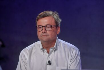 Calenda "Manovra inguardabile, così il Governo va a sbattere"