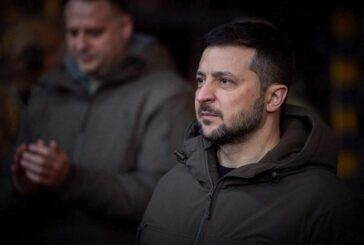 Zelensky negli Usa "Nel 2023 restituiremo la bandiera al popolo ucraino"
