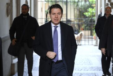 Qatargate, Conte "Stop consulenze all'estero per i parlamentari"
