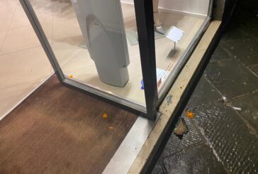 “Il pollicino entra in negozio alla Costarella”