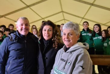 Inaugurata la pista del ghiaccio alla Lizza