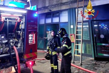 Incendio in pasticceria in via Sprugnoli