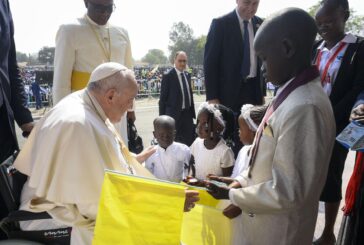 Papa Francesco "Deponiamo le armi dell'odio e della vendetta"