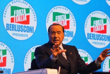 Berlusconi "Liberiamo l'Italia dalla burocrazia, Stato non è ostacolo"