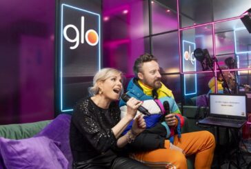 glo porta la musica per le strade di Sanremo con Francesco Facchinetti